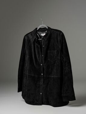 Vintage Denim & Co. 100% genuine suede leather shirt jacket in a classic black